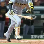 【阪神】近本光司が同点打、球団日本人最速1000安打へM6　「淡路島コンビ」の後輩助ける