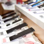 【悲報】ワイ「スマホ壊れた」店員「6名待ちです」←これ地獄すぎん？
