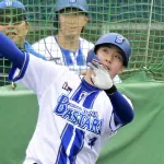 度会隆輝（De）打率.260(127-33) 3本 11打点　出塁率.326 OPS.728 wRC+130 WAR0.6