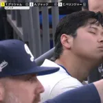 大谷翔平、試合中にスヤスヤ( ˘ω˘)