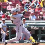 阪神・森下翔太が初回に先制８号２ラン　広島・森から左翼上段席へ