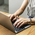 【悲報】 経理と人事、AIに仕事を奪われ始める・・・