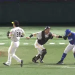 中日、珍走塁wwww ライトオーバーで走者一掃!と思いきや、なぜかアウトにwwww