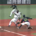 ヤクルト、投げなくてもいい送球がランナー外崎に当たってサヨナラ負けｗｗｗｗ