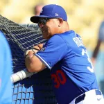 マスコミさん、ロバーツ監督にまで長嶋コメを求めに行く