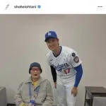 【悲報】マスコミさん、ロバーツ監督にまで長嶋コメを求めに行く