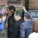 【朗報】長嶋一茂、無事実家の敷居を跨ぐ