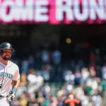 【MLB】マリナーズの捕手ローリー、大谷翔平に1本差つけるメジャー単独トップ24号！　再び大谷を突き放す1発