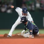 ヤクルト高津監督、致命的ミスの岩田に激怒「5/27も今日も失敗、どれだけ努力したのか」