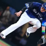カープ末包が西武源田に『折れたバット強襲タイムリー』ジャコビニ流星打法で同点劇!!
