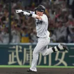 阪神がサヨナラ勝ち　延長10回、満塁男の木浪が決めた　オリックスとの関西ダービー初戦を制す