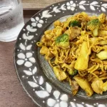 カレー焼きそばとかカレーチャーハンって意外とないよな