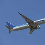 飛行機って全乗客席に脱出装置とパラシュートを用意するべきだよな