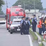 50代男性、溺れてる少女2人を助けようと川に入って容態不明