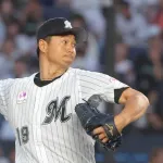 【悲報】ロッテ・唐川侑己(36)さん、同点の延長12回に投入され7安打4失点の大炎上