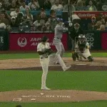 大谷翔平、第三打席で7試合連続安打となるライト前ヒット！！！！！！！