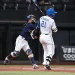 【日本ハム】新庄スペシャル発動！偽装ダブルスチールで追加点　新庄監督ガッツポーズ