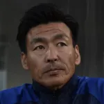 【悲報】J3奈良の中田一三監督、口論中に選手にヘディングをして契約解除