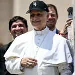 新ローマ教皇、バチカンでホワイトソックス愛を披露