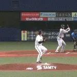 【オリックス対巨人1回戦】巨人、6回表1アウト一二塁から大城のタイムリーで1点を返す！大城は27打席ぶりの安打！！！！！
