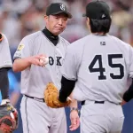 田中瑛斗の好救援にグリフィンが脱帽＆お辞儀で出迎える　シュート８連投で無死一、二塁のピンチ脱出