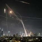 【悲報】イスラエル国防省、ガチで直撃食らう・・・・・