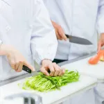 【画像】日本の給食、ガチで限界突破してしまうｗｗｗｗｗｗｗｗ