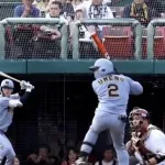 【悲報】最近の梅野隆太郎のスイング、スローで再生した結果