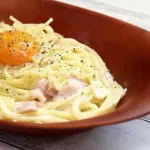 【悲報】日本人「カルボナーラに生クリーム入れちゃおw」イタ公「う、うわああああ！！！」