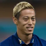 【朗報】本田圭佑さん、野球初心者なのに軟式球で100mの飛球を打つwwwwwwwwwww