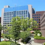 武庫川女子大共学化に大反発、中止求め反対署名3万超 「裏切られた」「男性恐怖症の人もいる」