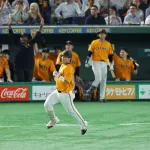 巨人・大城卓三「最後一本出て良かったです」　2軍落ちも経験した選手会長が23年ぶりノーノー阻止弾