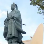 豊臣秀吉(身長146cm)　豊臣秀頼(197cm)