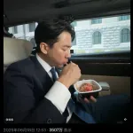 小泉進次郎さん、庶民の牛丼を食す