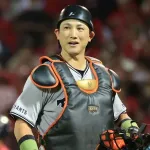 巨人・小林誠司が「8番・捕手」で今季初スタメン出場　コールにファン大歓声！