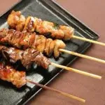 【朗報】焼き鳥で1番美味しいの一般人「ねぎま」キッズ「つくね」ぼく「かしら」