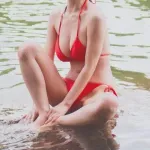 【画像】清楚系アイドル女優さん、写真集で痛恨の修正ミスｗｗｗｗｗｗｗｗｗｗ