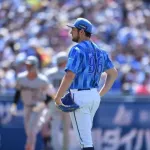バウアー、２回途中KO