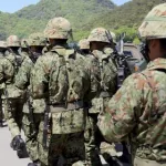 【朗報】自衛隊勧誘「自衛隊に入ればなんと毎日ご飯が食べられます！年に1回ステーキも出てきます！」