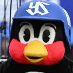 ヤクルトの株主総会、「つば九郎を戻して」と泣き出す株主があらわれる