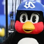 ヤクルトの株主総会、「つば九郎を戻して」と泣き出す株主があらわれる