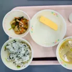 【悲報】日本の学校給食、悲惨なことになってしまうｗｗｗｗｗｗｗ