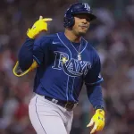 メジャー最強遊撃手(24)、14歳少女への性加害でMLBを追放される