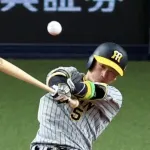 今日の日刊スポーツの一面、近本光司の秘密をバラしてしまう