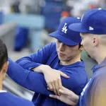 ロバーツ監督、マジでもう佐々木に興味なさそう　適当なコメント&遠征に同行させず