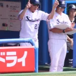 ヤクルト高津監督、サラッと問題発言もみんな聞き流す「インコースかアウトコースかは分かってる」
