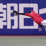カープ大盛穂〝令和最強〟スーパーダイビングキャッチ！バンド全体がどよめく好プレー