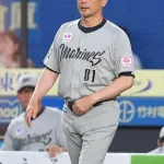 ロッテ・吉井監督　痛恨の「肉体的援助」に言及「ポランコはちょっと前のめりだったかな」