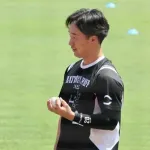 カープ佐藤、初勝利のお祝いにバットを送られる「これで折れても大丈夫かな笑」