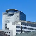 【悲報】東洋大卒記者「伊東市長、卒業証明書30分で発行できたし代理人申請や郵送も可能ですよ」